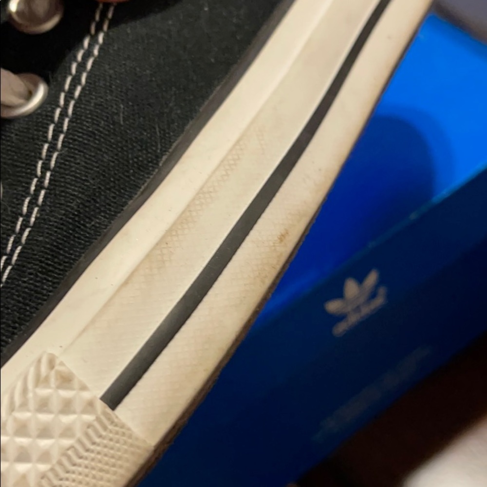 Converse - Picture 5 of 8